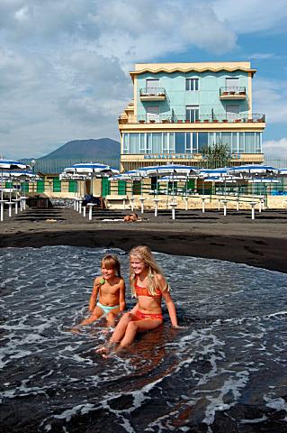 Hotel HOLIDAY�S *** - Torre del Greco - CAMPANIA