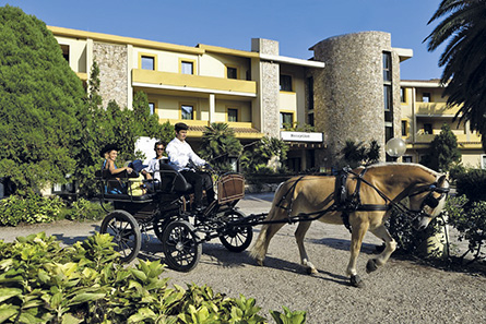 Hotel HORSE COUNTRY RESORT **** � SENIOR 55+ - Golfo di Oristano - SARDEGNA